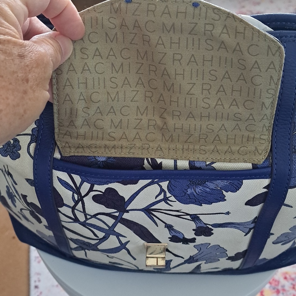 ☘️☘️Isaac Mizrahi! Bridgehampton bag 24 X 1o.5" With A 9" Handle Drop - Picture 4 of 7
